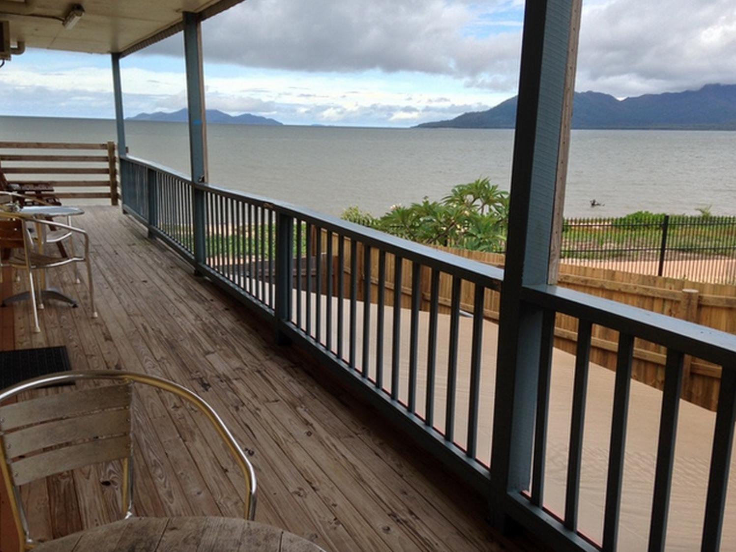 Beachfront 3* Cardwell